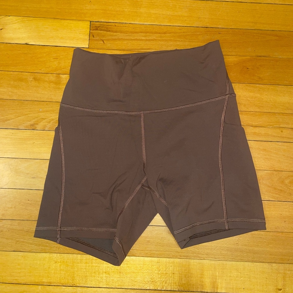 Lululemon Wunder Train 6” Short with Pockets